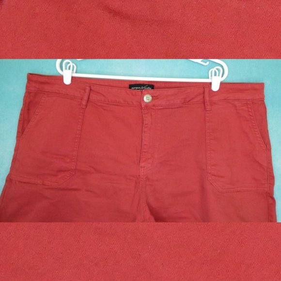 Morgan & Walker Red Shorts Size 22 - Picture 3 of 7